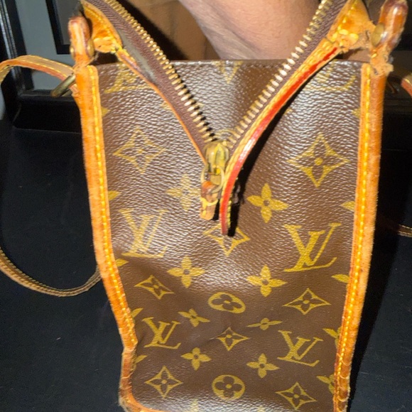 LV. Brown Monogram Tote Bag - Picture 3 of 16